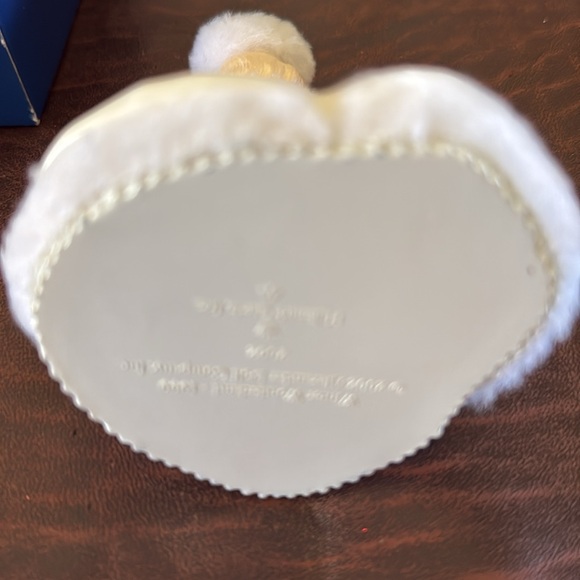 Retired 2002 Madame Alexander ornament - Picture 6 of 7